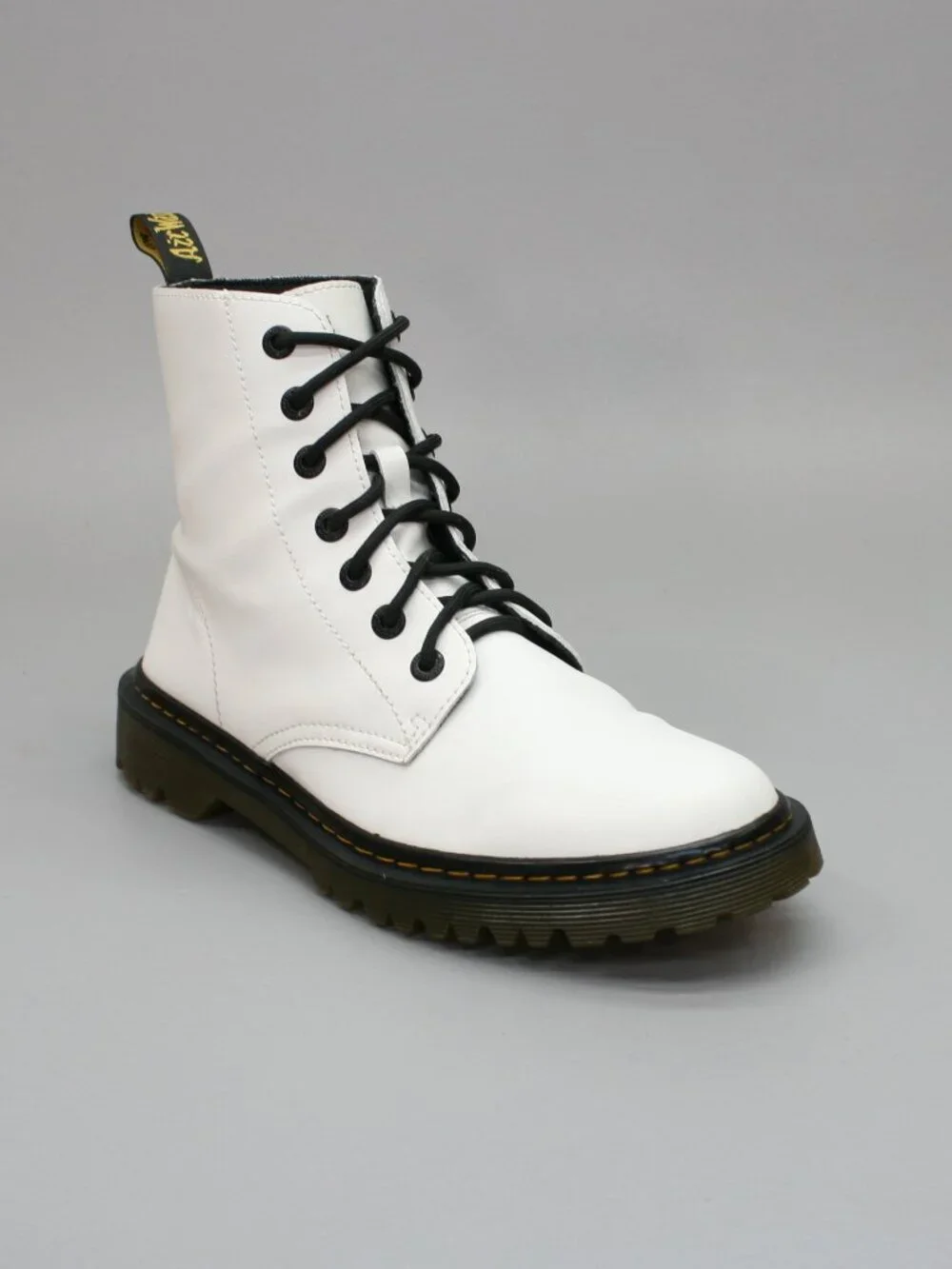 Dr. Martens Ladies 11 Luana White Leather Air Wair Combat Docs Ankle Boots AW004